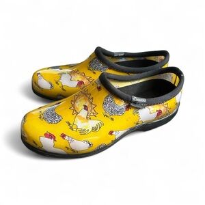 Sloggers Vibrant Yellow Chicken Print Clogs Sz 10